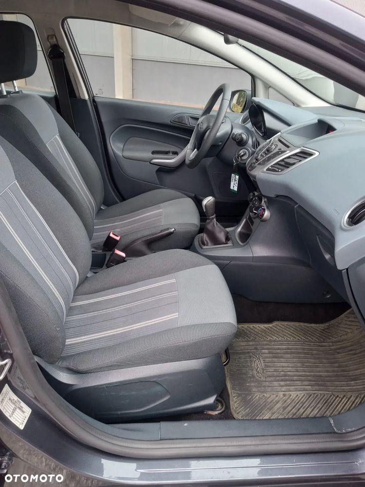 Ford Fiesta 1.25 Ghia - 6