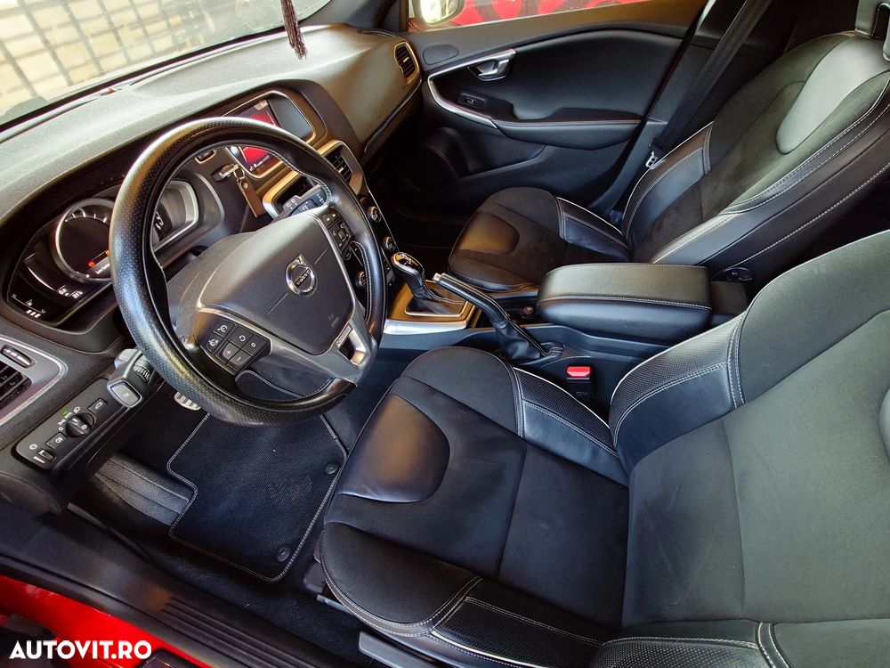 Volvo V40 T3 Geartronic RDesign - 12
