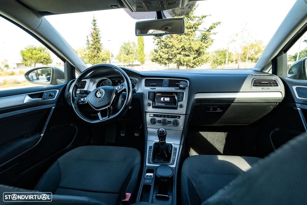 VW Golf 1.6 TDi Highline - 20