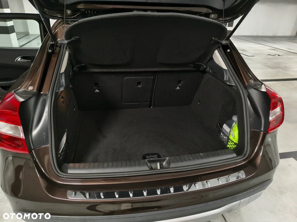 Mercedes-Benz GLA 180 - 13