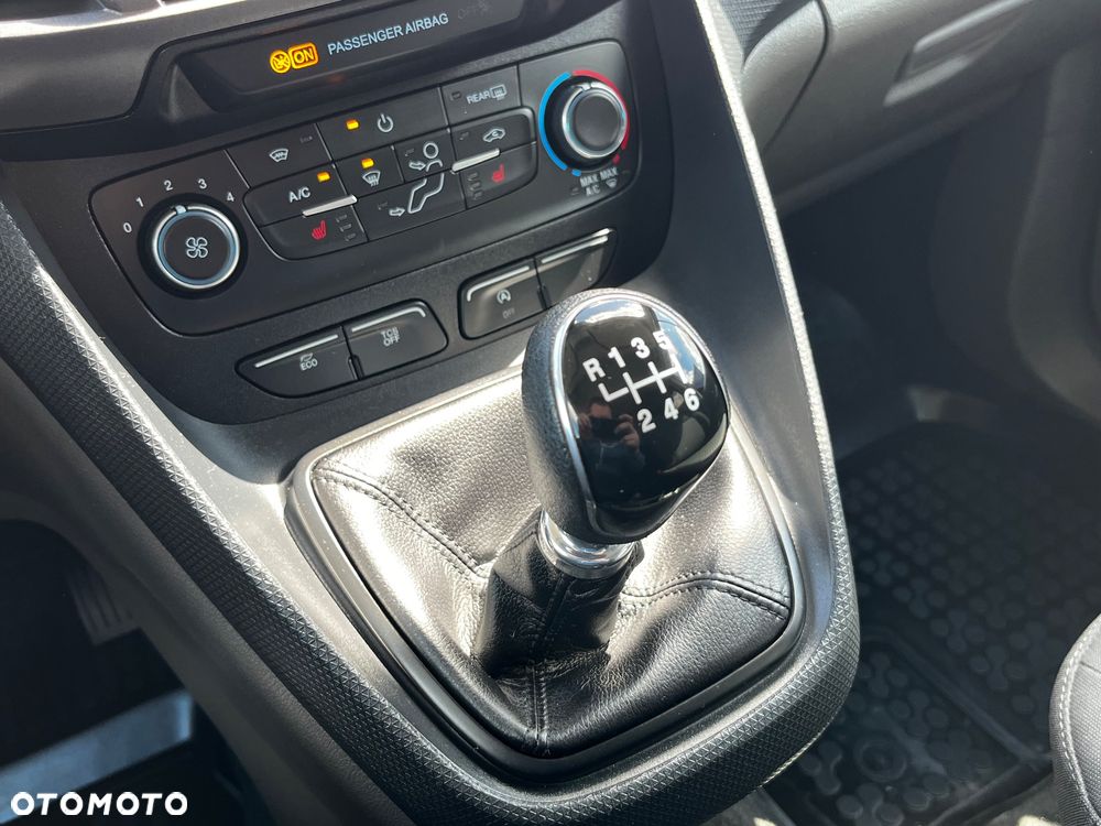 Ford Tourneo Connect - 27