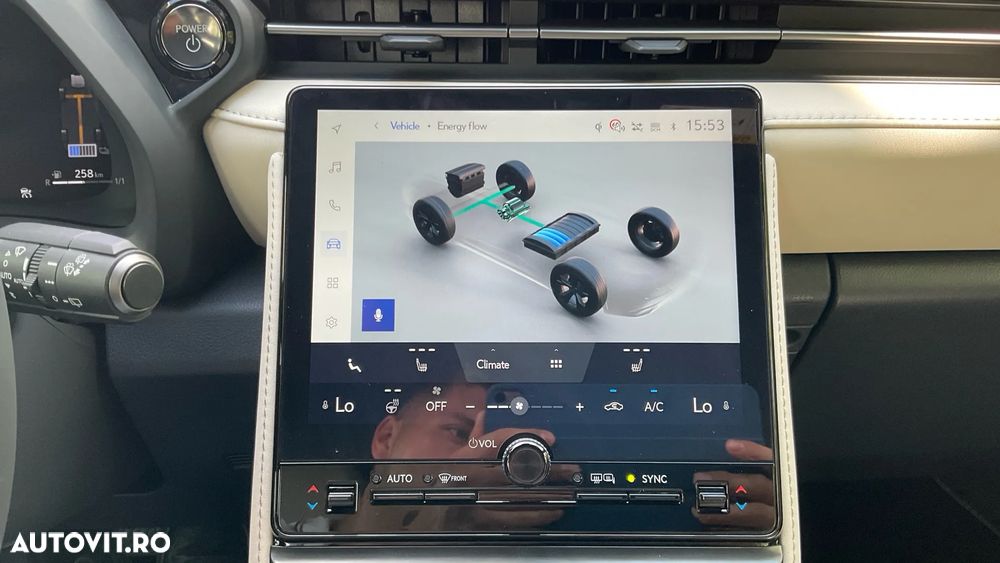 Lexus LBX 1.5 HEV 4x2 CVT Elegant - 33