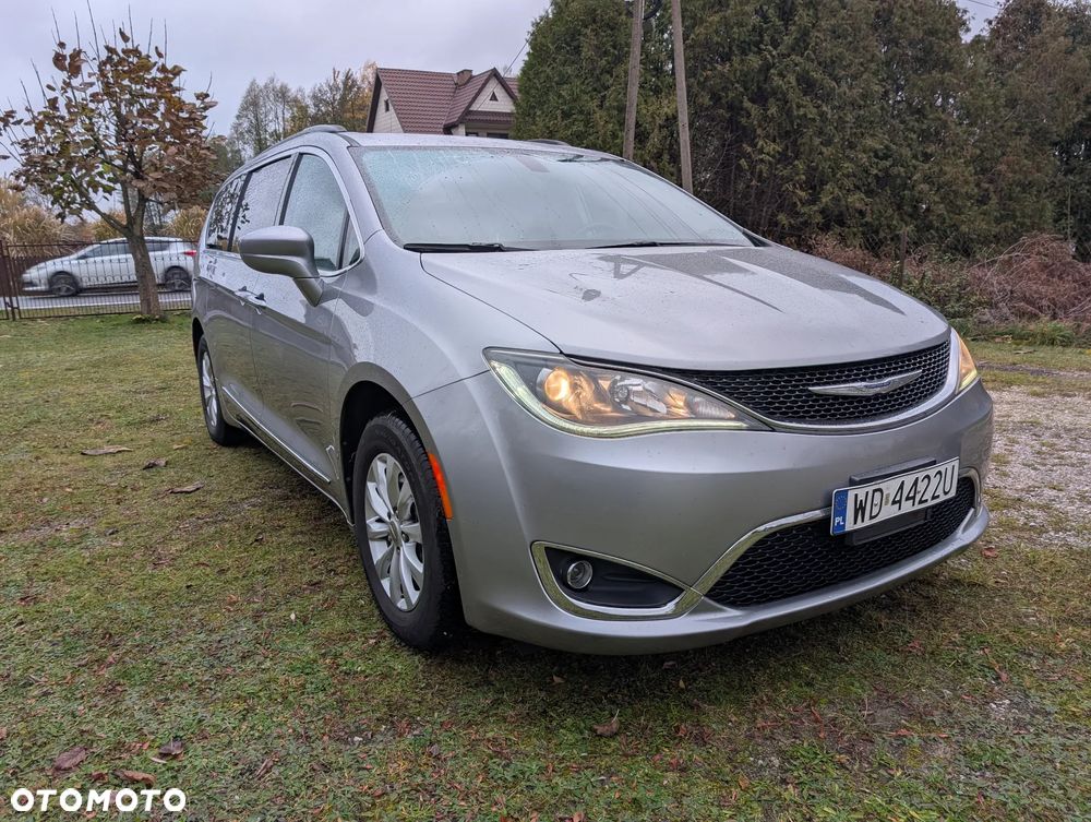 Chrysler Pacifica - 1