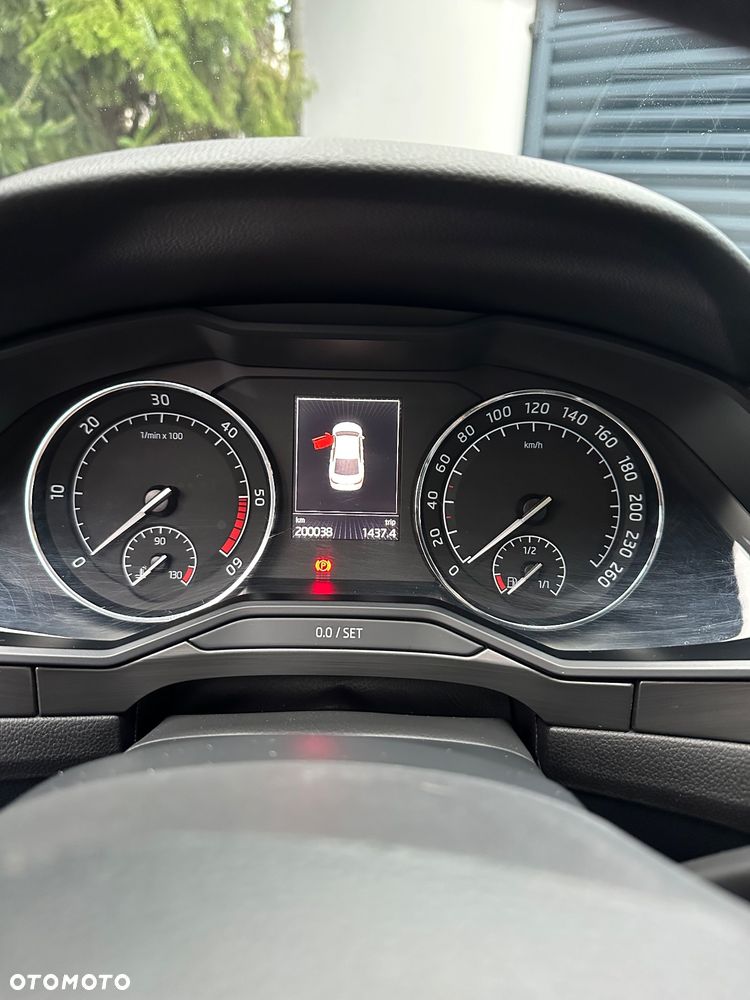 Skoda Superb 2.0 TDI L&K DSG7 - 34