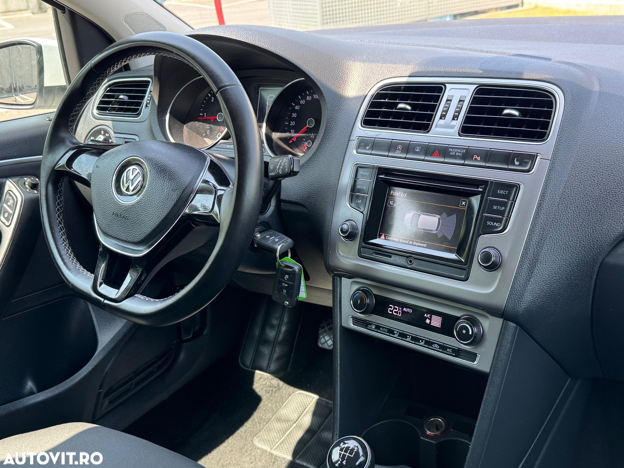 Volkswagen Polo 1.4 TDI Blue Motion Technology Lounge - 4