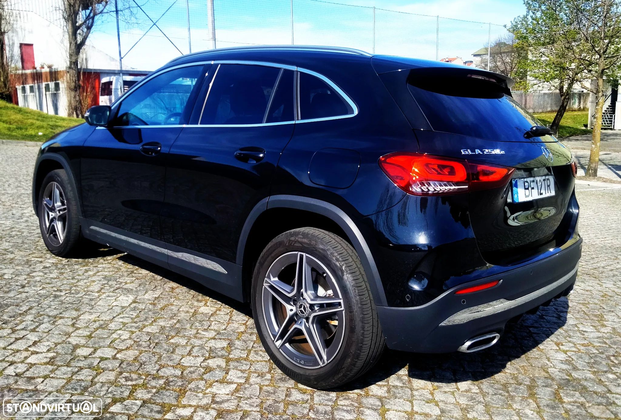 Mercedes-Benz GLA 250 e AMG Line - 1