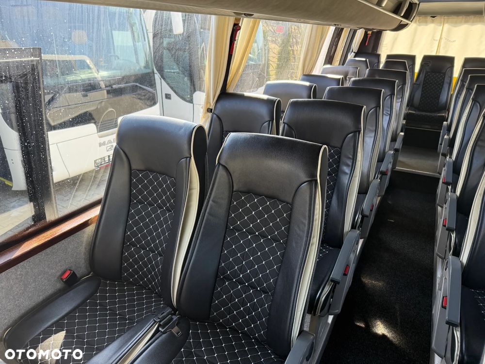 Mercedes-Benz 814D - 8