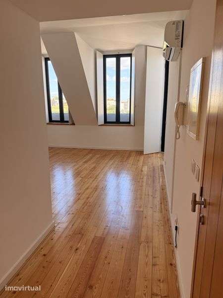 Apartamento novo com varanda na Calçada da Ajuda - Grande imagem: 2/12