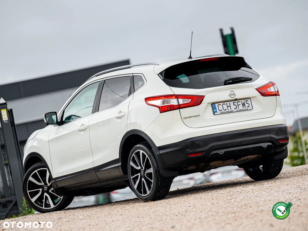 Nissan Qashqai 1.6 dCi Xtronic TEKNA+ - 4