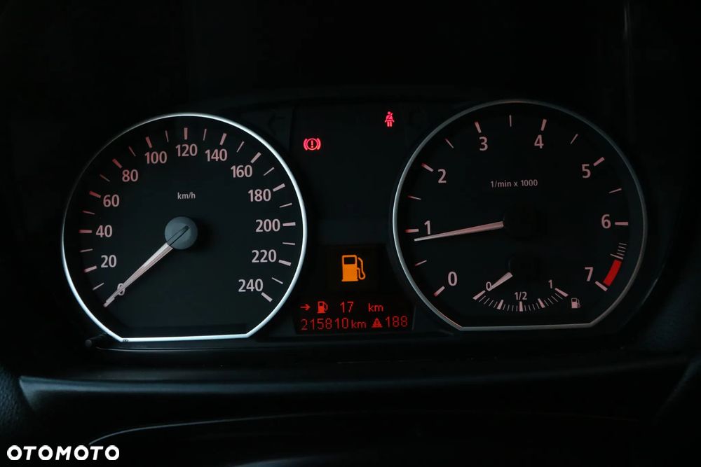BMW Seria 1 120i - 14