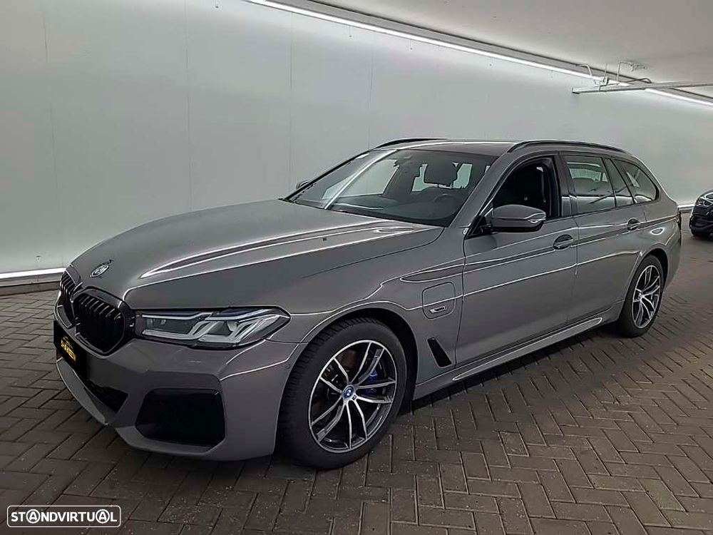 BMW 530 e Pack Desportivo M - 1