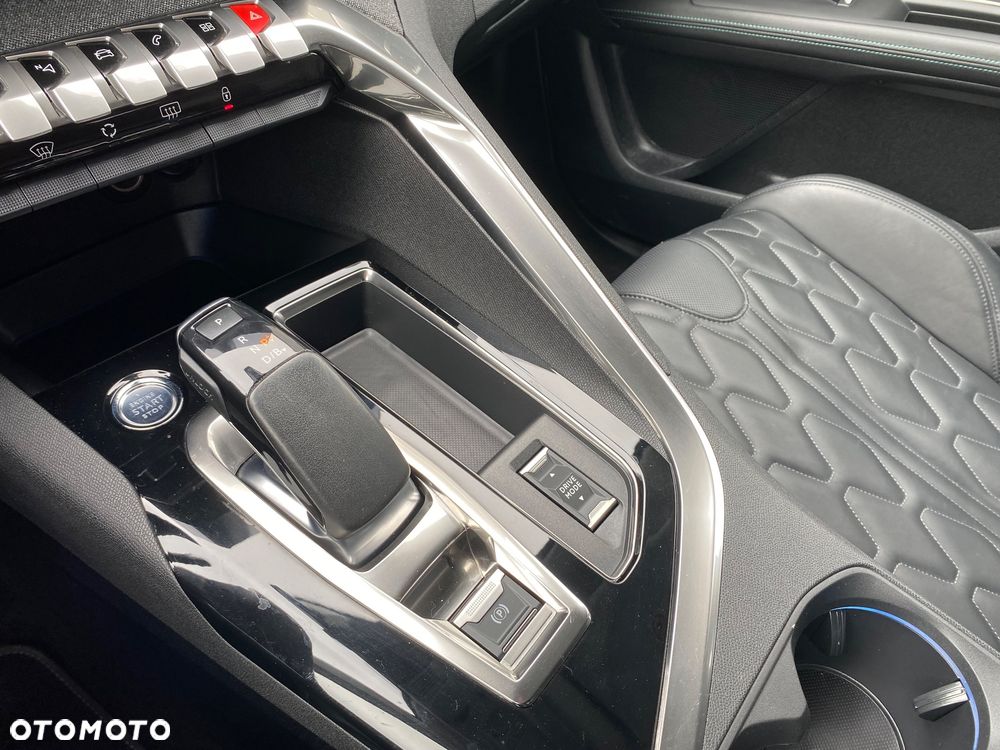 Peugeot 3008 1.6 PureTech Hybrid PHEV Allure Pack S&S EAT8 - 38