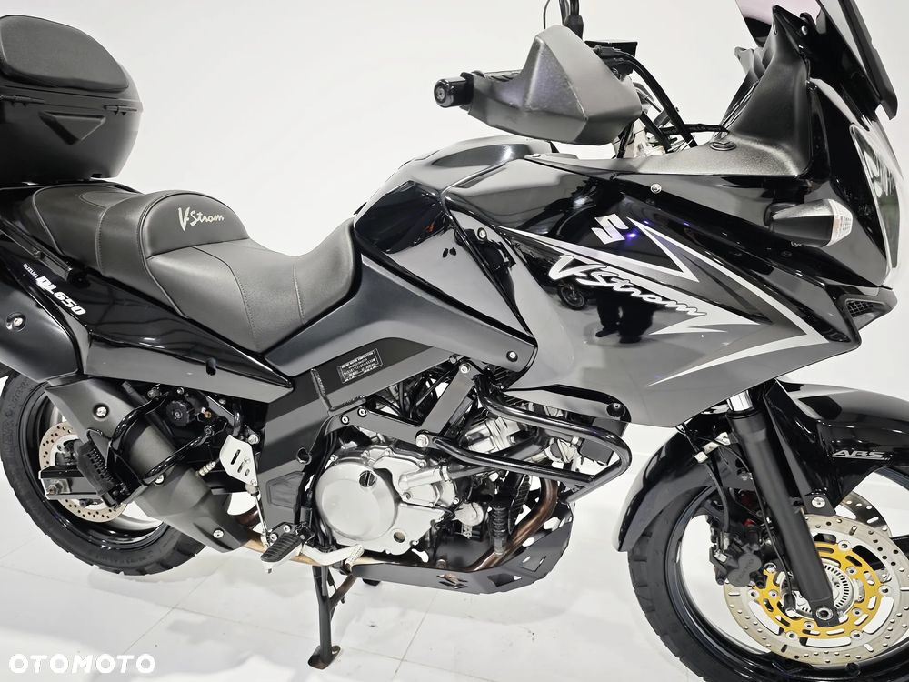 Suzuki V-STROM - 10