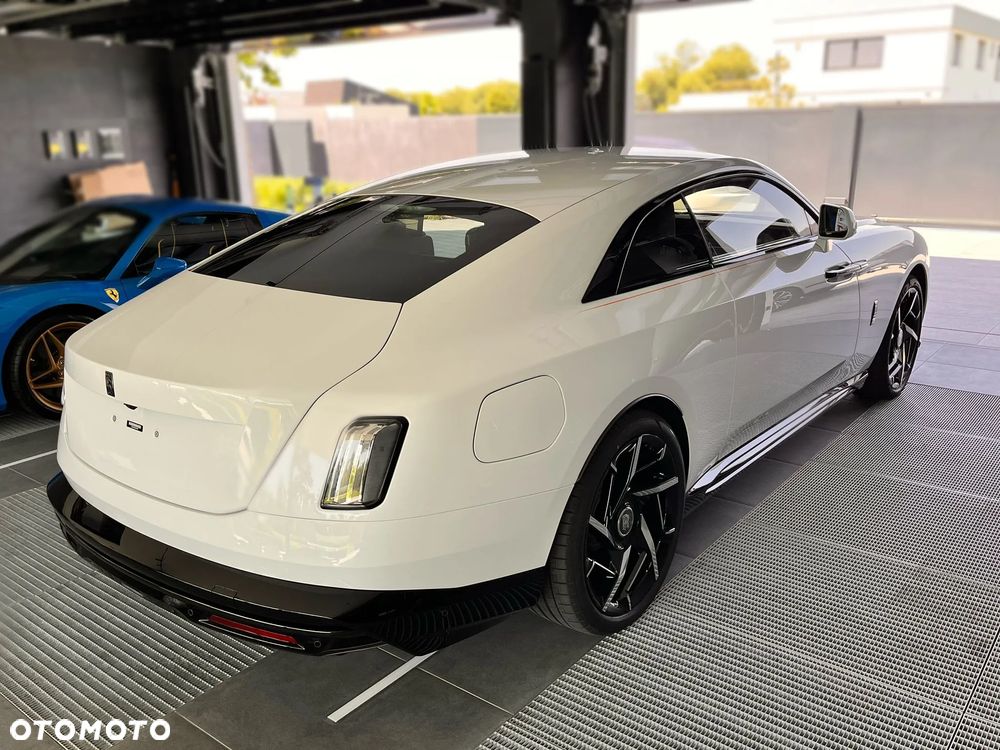Rolls-Royce Spectre - 10