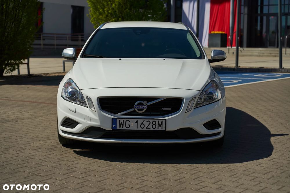 Volvo V60 D5 R-Design - 5