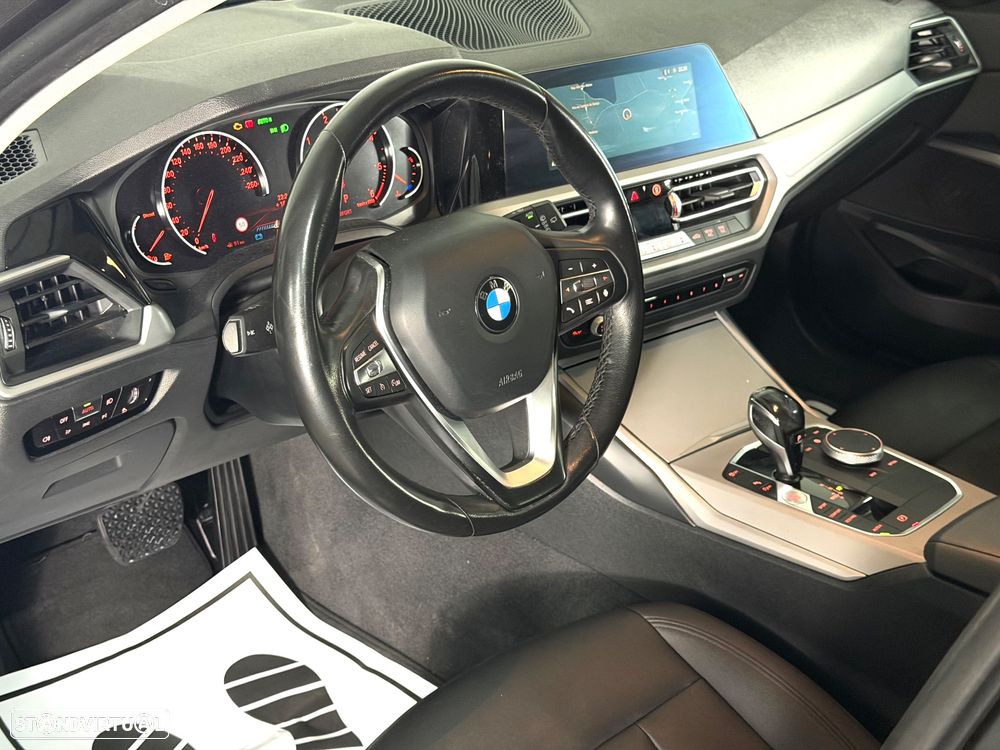 BMW 318 d Aut. Sport Line - 10