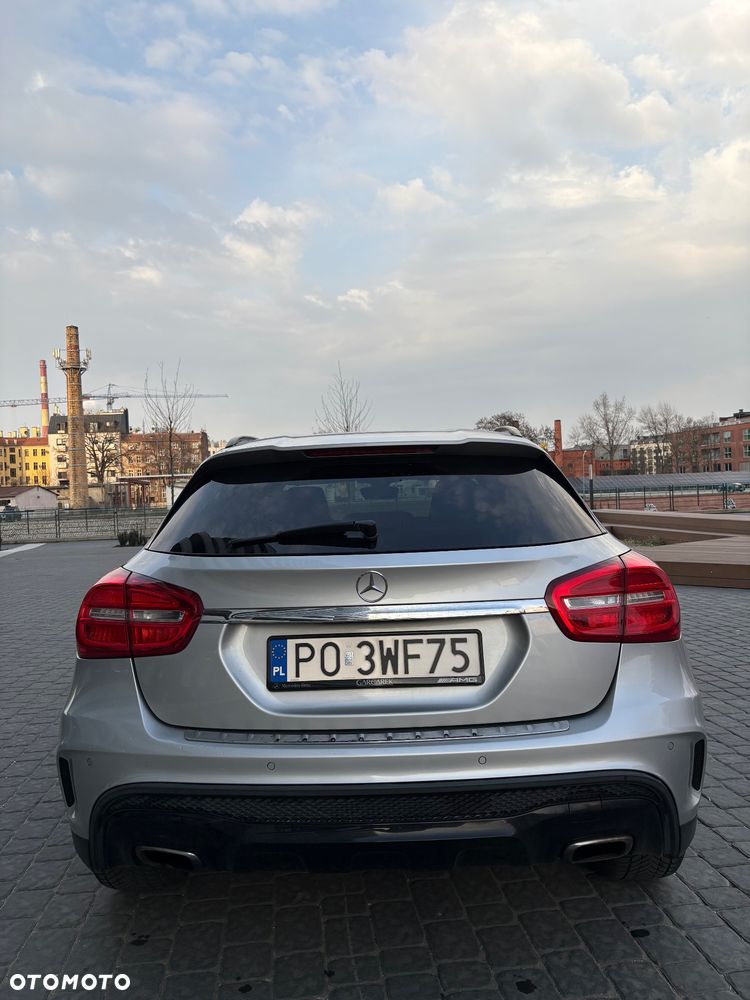 Mercedes-Benz GLA 200 7G-DCT AMG Line - 11