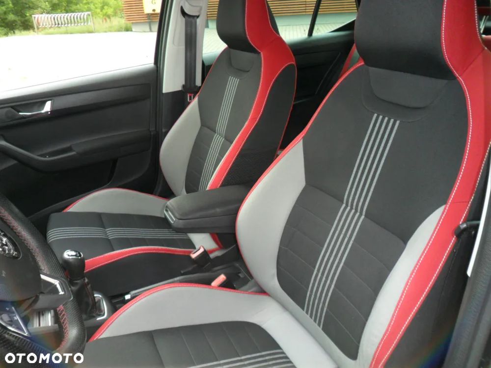 Skoda Fabia 1.2 TSI Monte Carlo - 14
