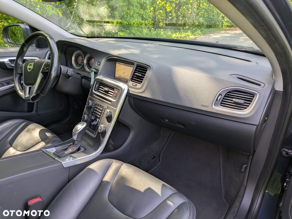 Volvo V60 D4 AWD Summum - 17