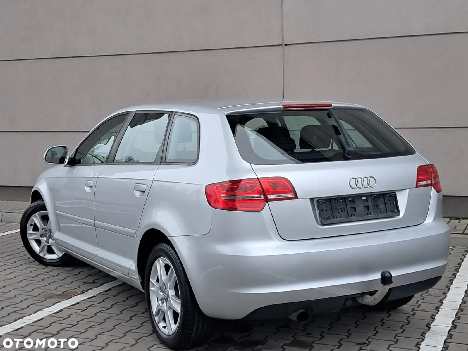 Audi A3 1.6 Attraction - 12