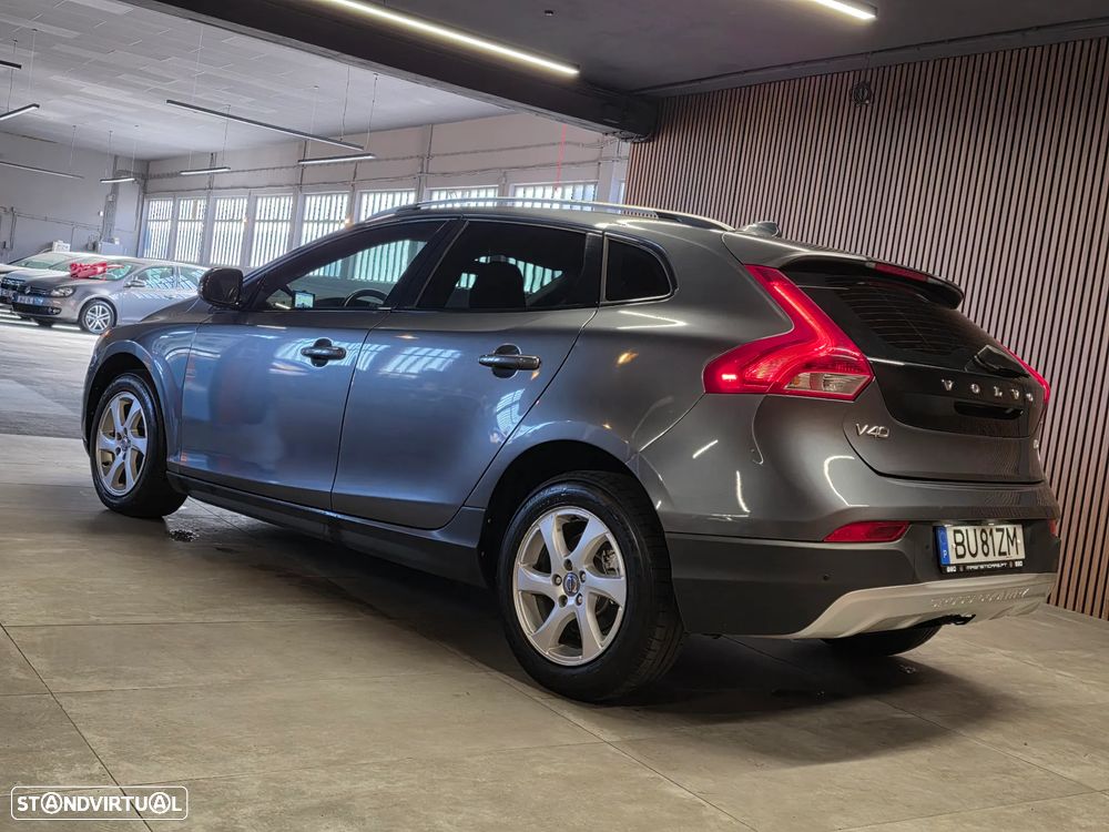 Volvo V40 D2 Summum - 2