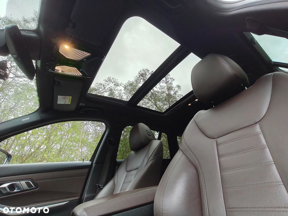 BMW Seria 3 330e Touring M Sport - 28