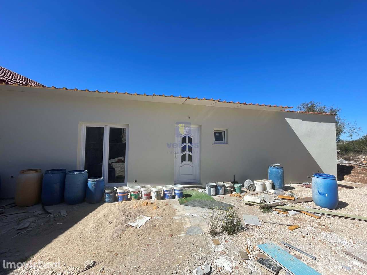 Oportunidade de investimento!!  Terreno com duas moradias em fase de a - Grande imagem: 2/18