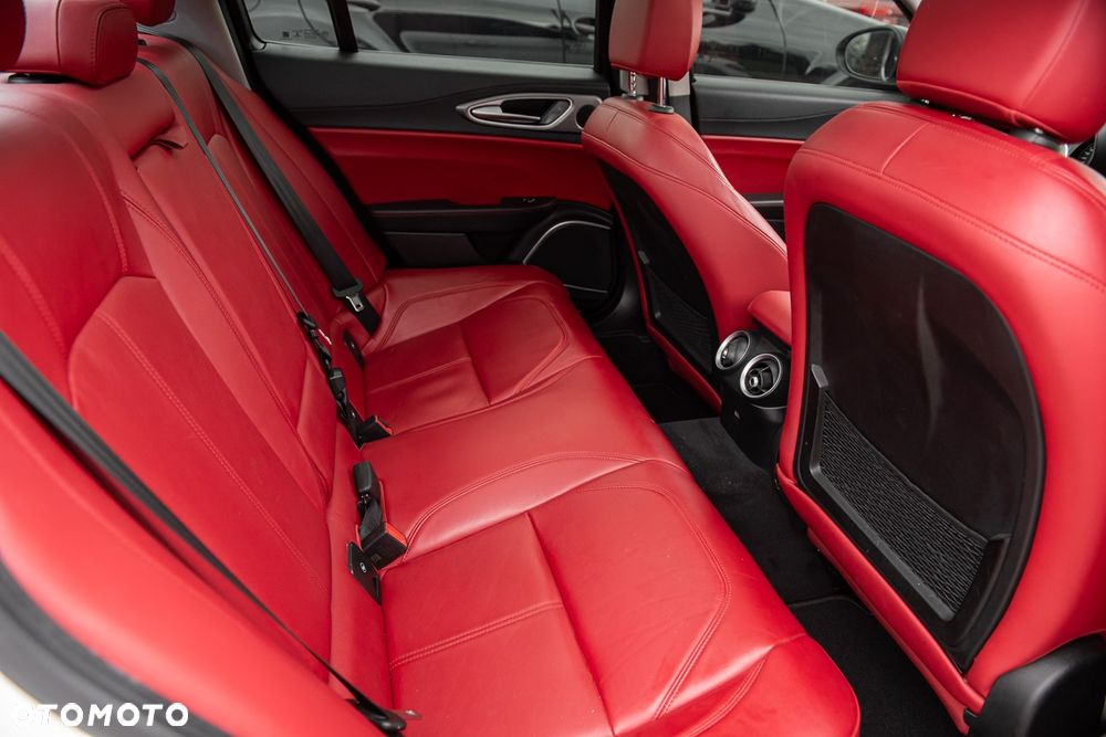 Alfa Romeo Giulia 2.0 Turbo Super - 34