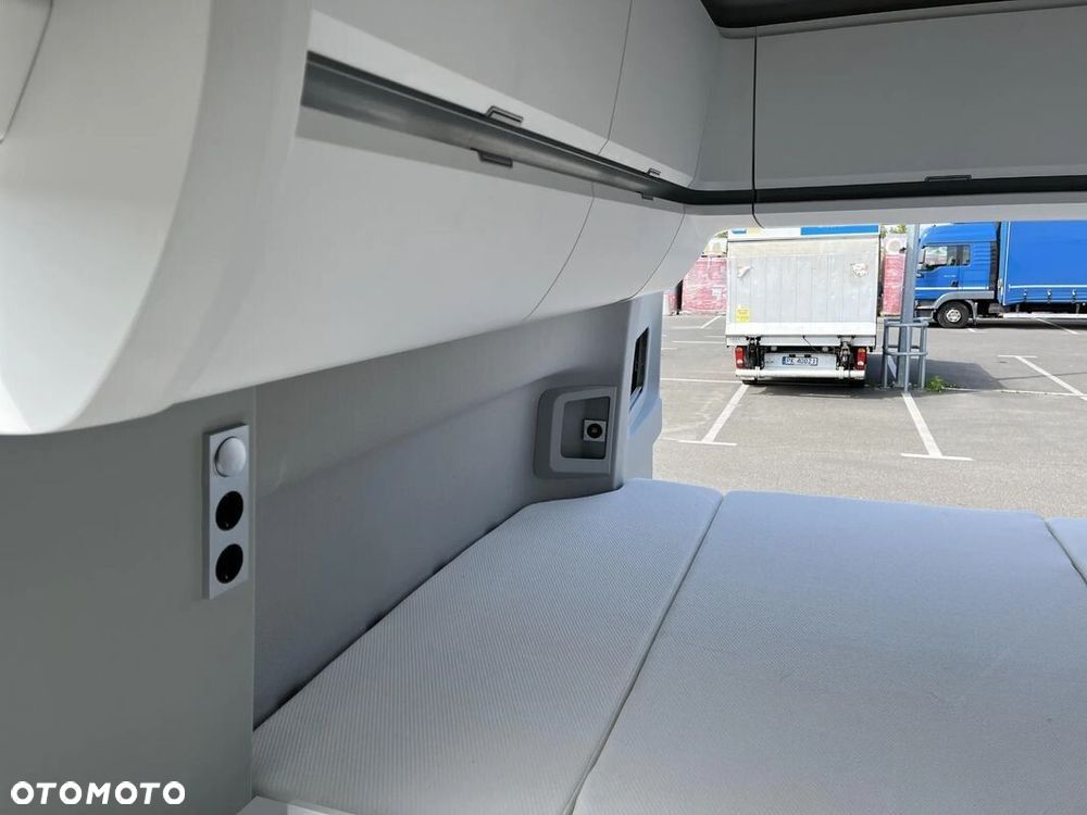 Volkswagen Grand California - 20