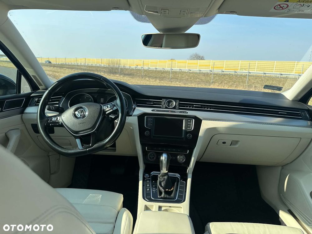 Volkswagen Passat 2.0 TDI Bi-Turbo BMT 4Mot Highline DSG - 2