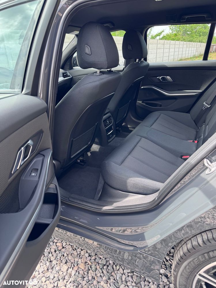 BMW Seria 3 318d Aut. Sport Line - 11