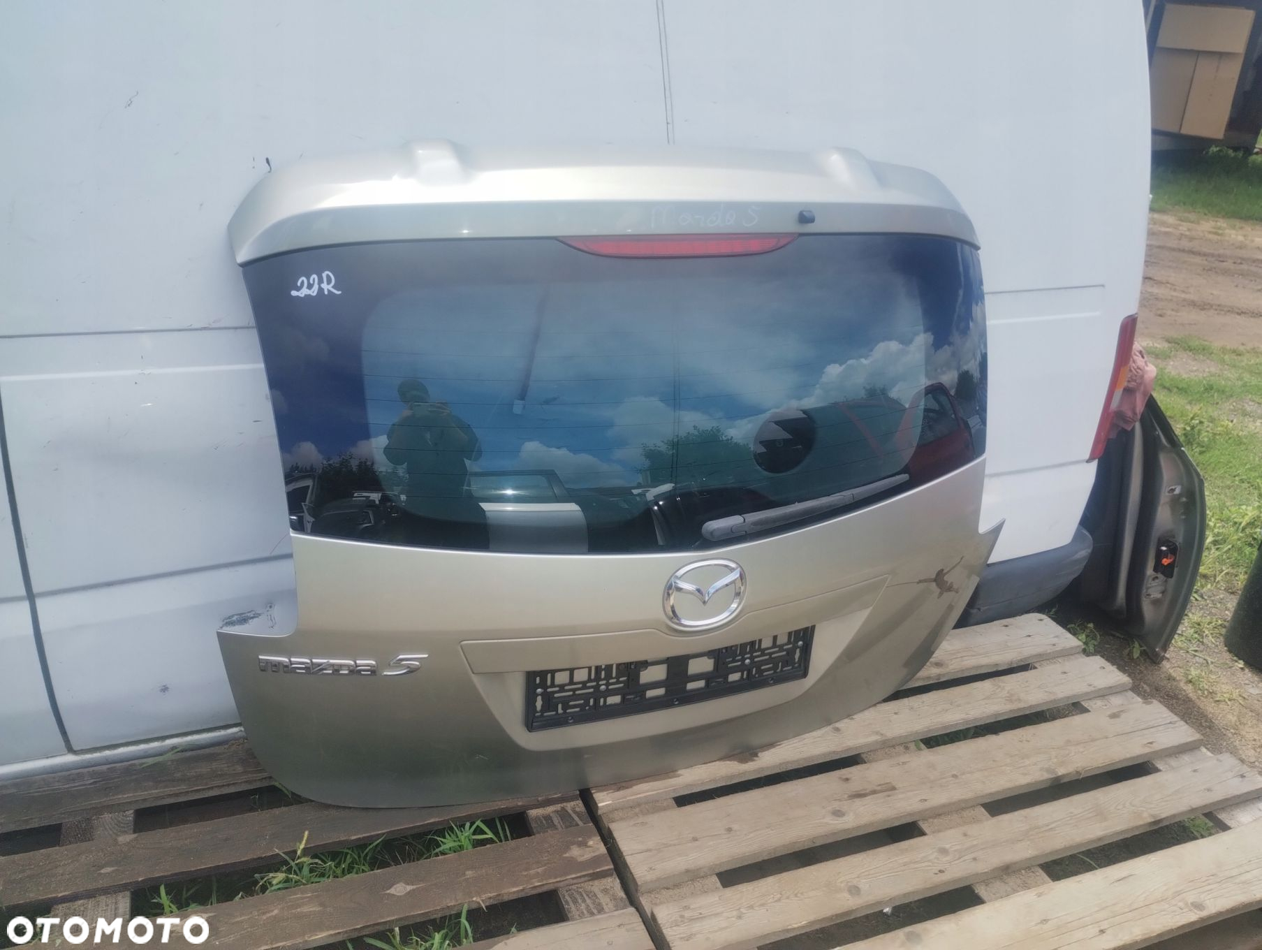 Klapa Bagażnika Tył Szyba Mazda V - 2