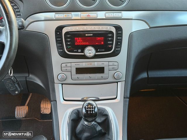 Ford S-Max 2.0 TDCi Titanium 7L - 21