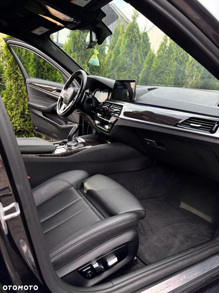 BMW Seria 5 530i xDrive Sport Line - 12