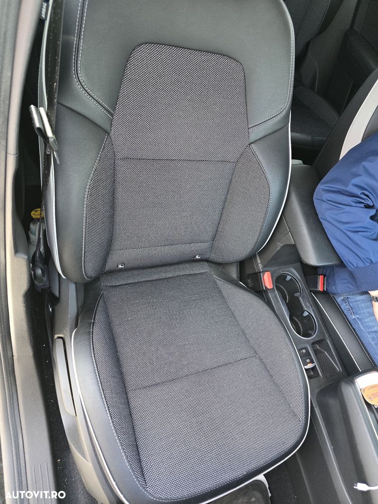 Renault Captur MHEV 140 EDC Techno - 8