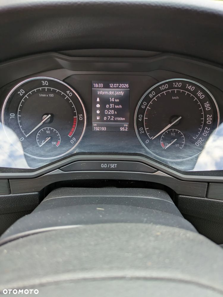 Skoda Superb 2.0 TDI Ambition DSG - 25