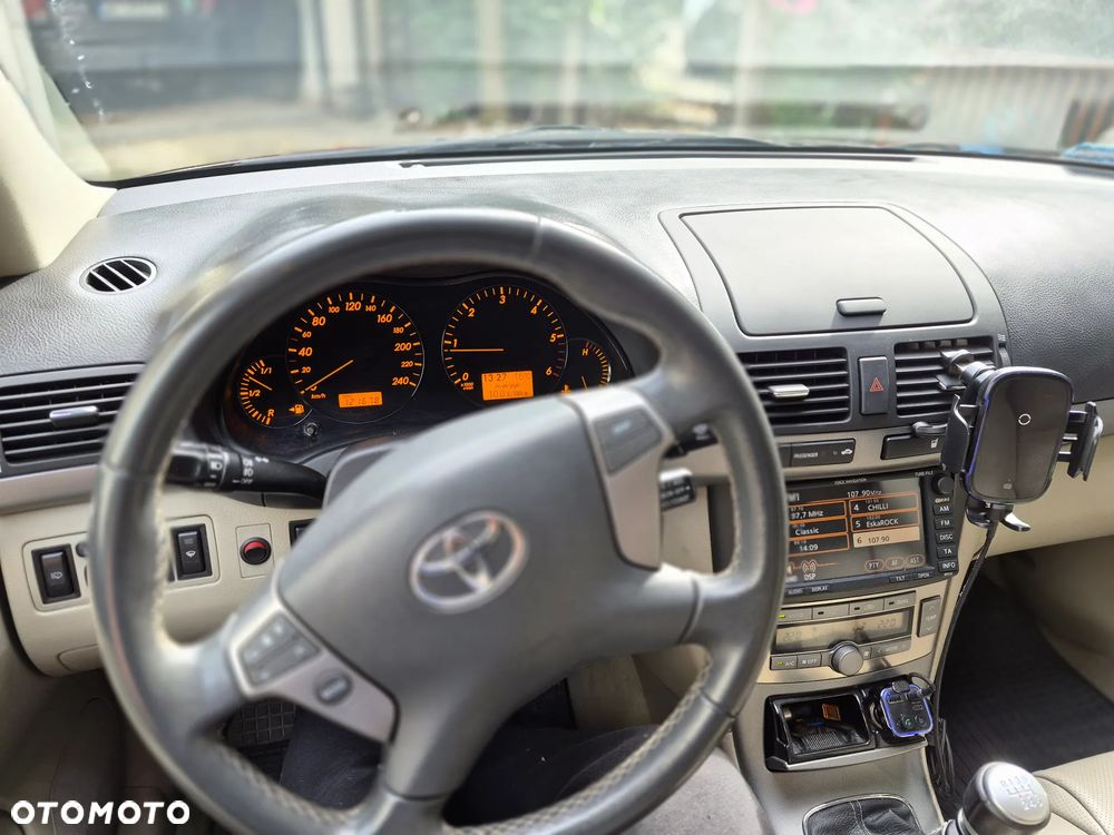 Toyota Avensis 2.2 D-4D X Premium - 13