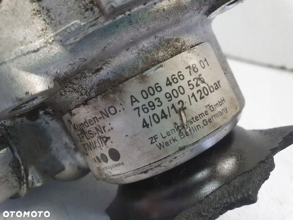Mercedes Sprinter 906 2.2 CDI POMPA WSPOMAGANIA A0064667801 - 4