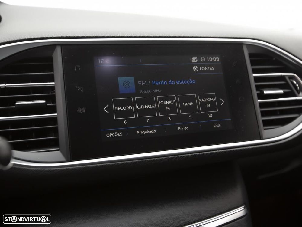 Peugeot 308 SW 1.5 BlueHDi Allure — fotografia 15