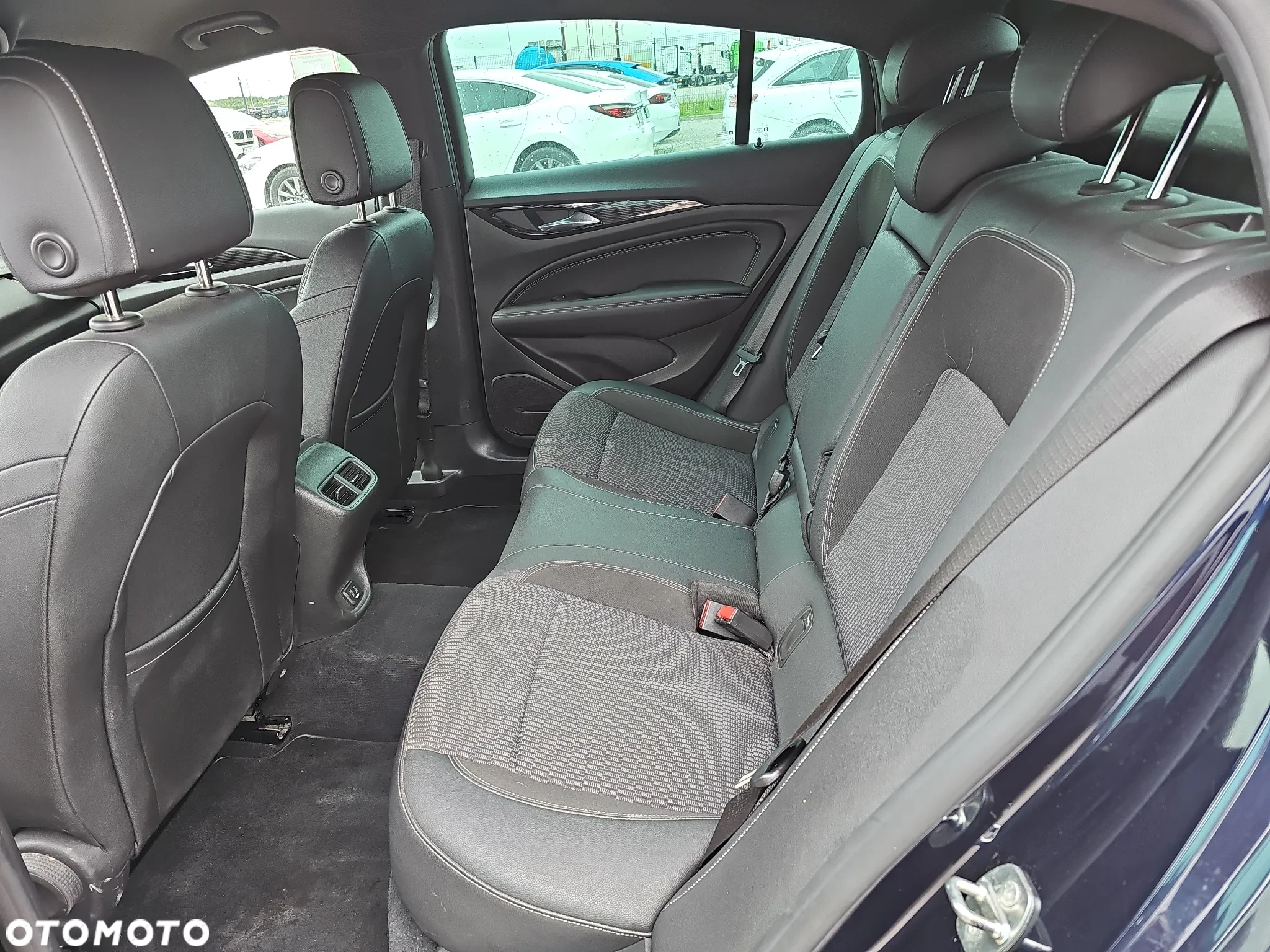 Opel Insignia 2.0 T 4x4 Innovation S&S - 12