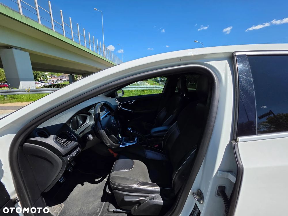 Volvo V40 D4 Drive-E R-Design Momentum - 10