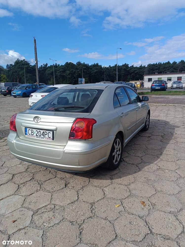 Toyota Avensis 2003 photo 2