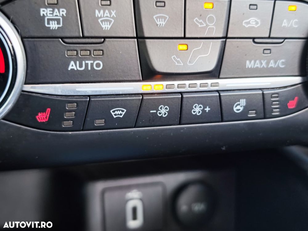 Ford Focus 1.0 EcoBoost Titanium - 23