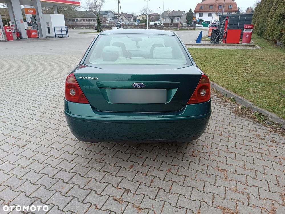 Ford Mondeo 2.0 Ghia - 6
