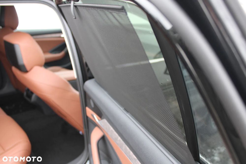 Skoda Superb 2.0 TDI SCR 4x4 L&K DSG - 19