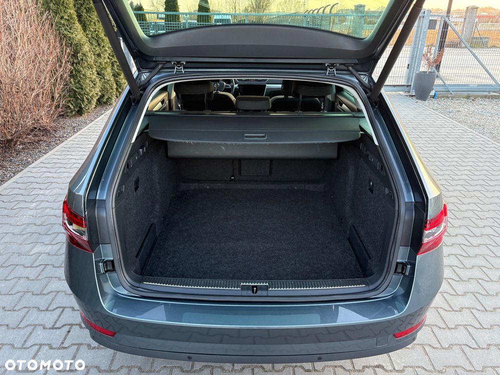 Skoda Superb 2.0 TDI Style DSG - 19