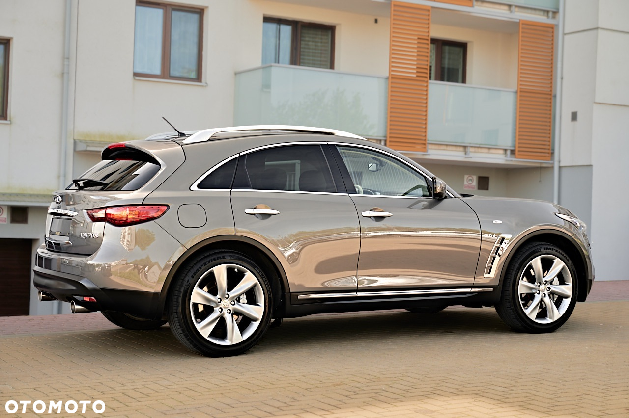 Infiniti QX70 3.0d S - 13