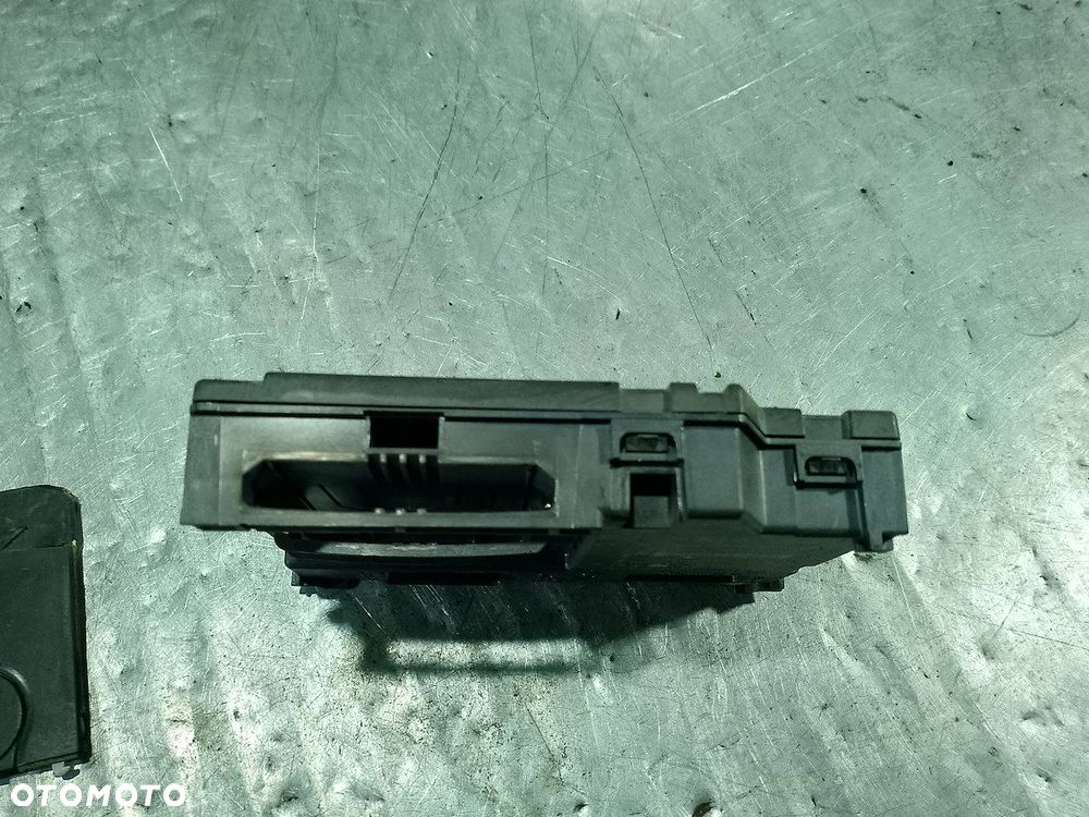 CZYTNIK KART RENAULT CLIO IV ( 12- ) 285903438R 1.5 dci - 4