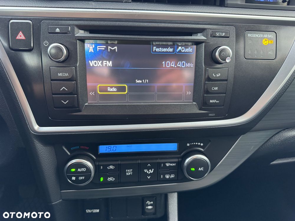 Toyota Auris 1.6 Valvematic Executive - 14