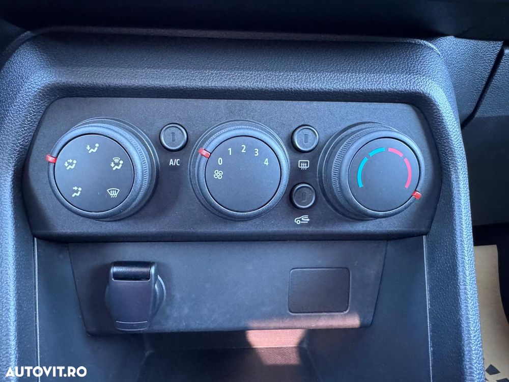 Dacia Logan TCe 90 CVT Comfort - 23